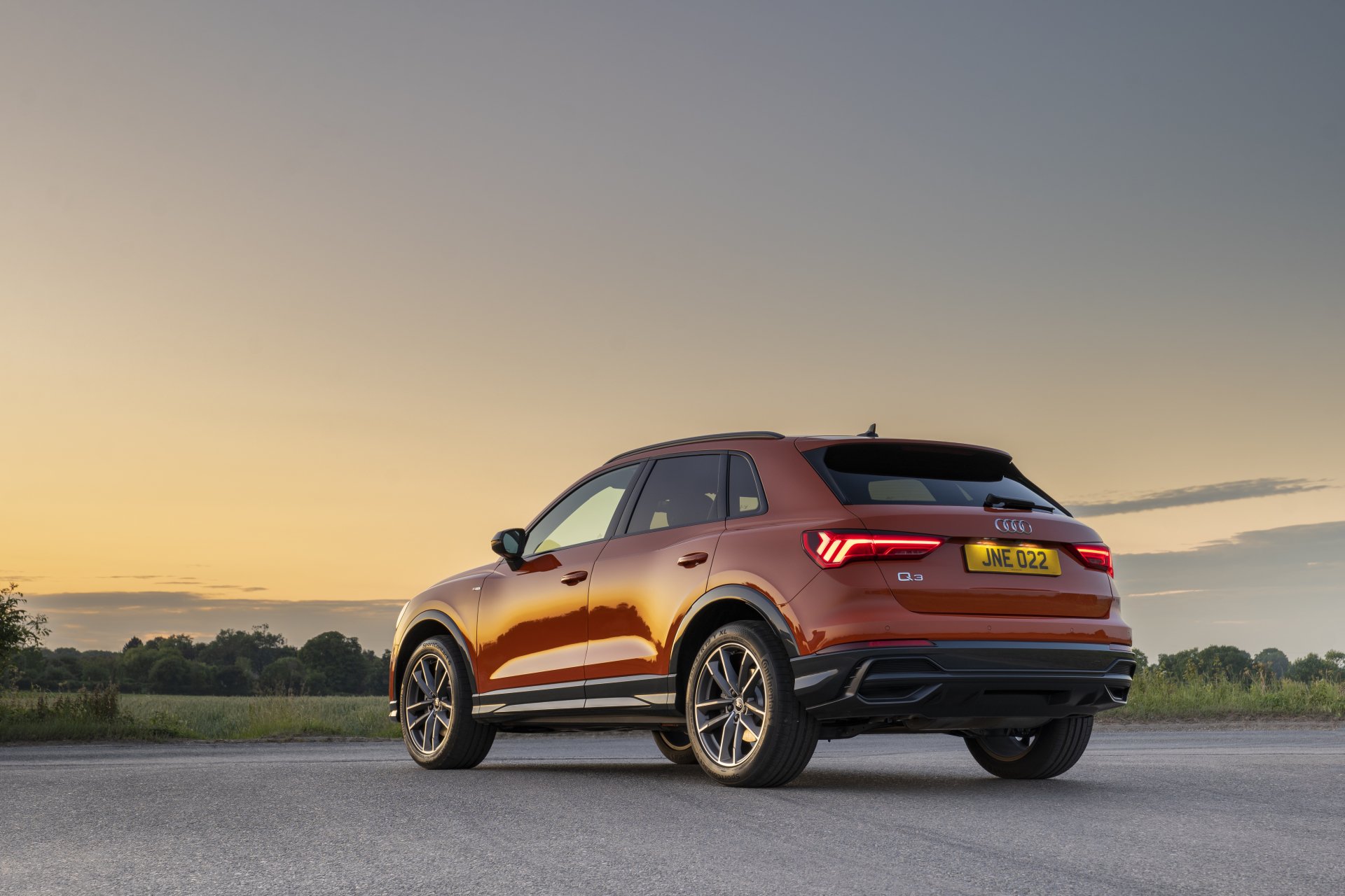 Download Vehicle Audi Q3 35 TFSI 4k Ultra HD Wallpaper