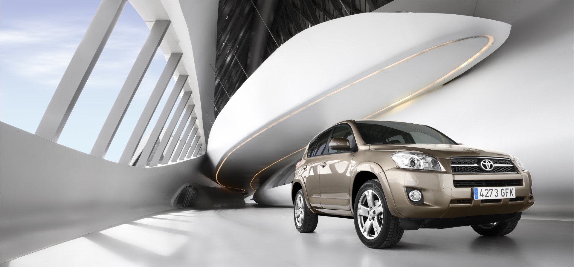 Download Vehicle Toyota RAV4 4k Ultra HD Wallpaper