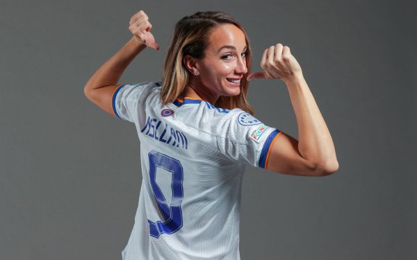 Sports Kosovare Asllani Soccer Player Real Madrid Femenino Real Madrid C.F. Adidas HD Wallpaper | Background Image