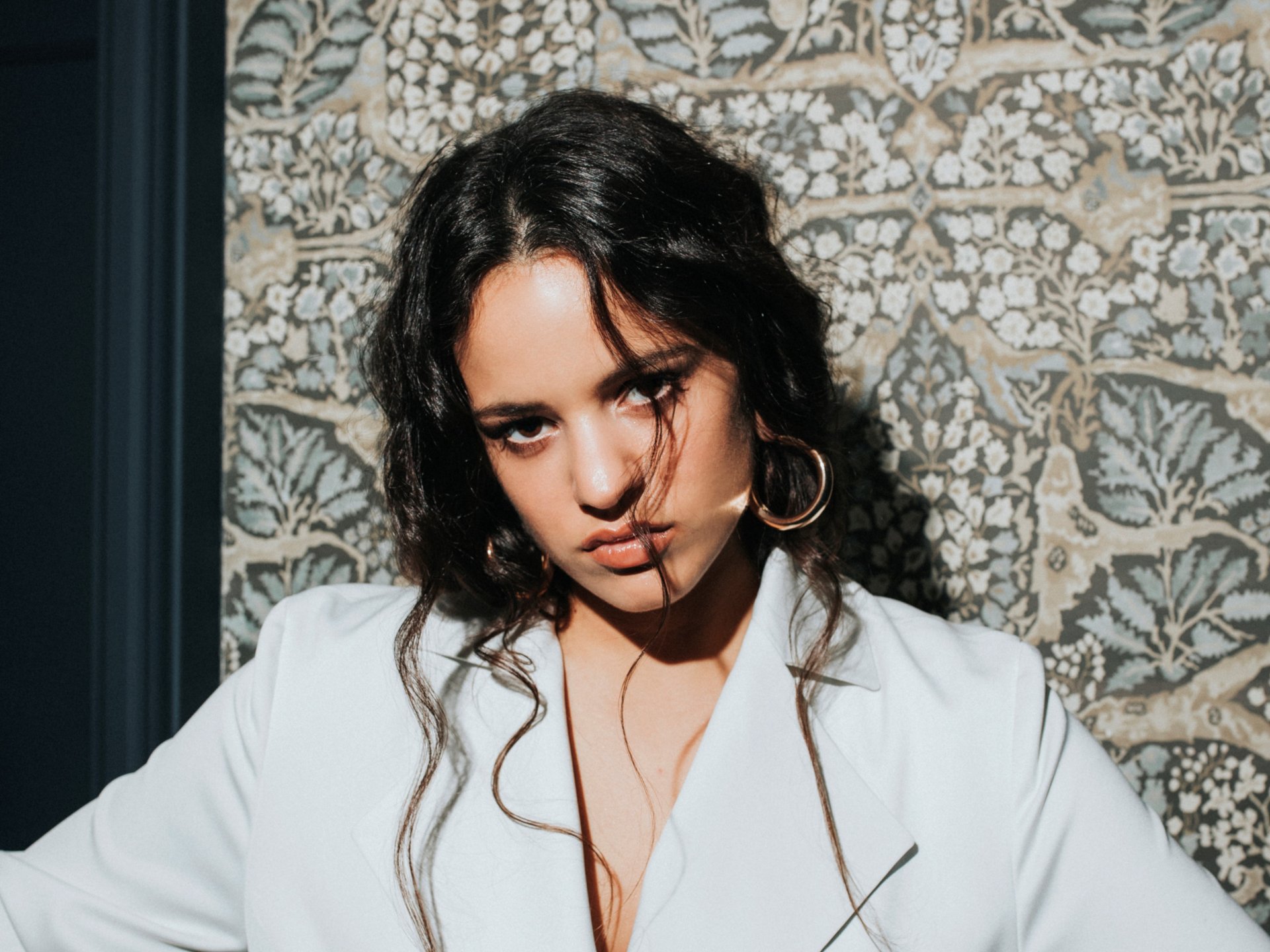 Download Music Rosalía HD Wallpaper