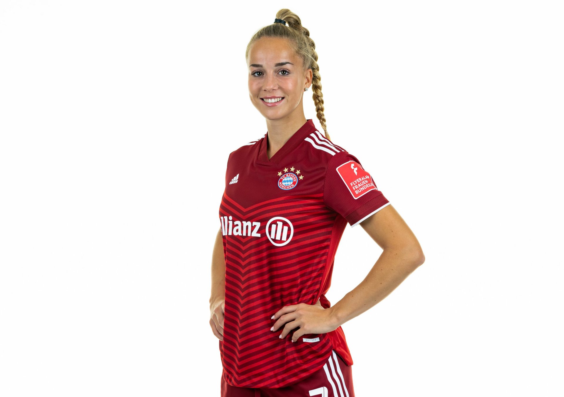 Download FC Bayern Munich (Women) Giulia Gwinn Sports HD Wallpaper