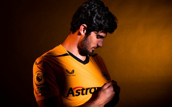 Sports Gonçalo Guedes Soccer Player Wolverhampton Wanderers F.C. HD Wallpaper | Background Image