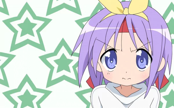 HD desktop wallpaper featuring Tsukasa Hiiragi from the anime Lucky Star with a green star-patterned background and her signature purple hair and yellow bow.
