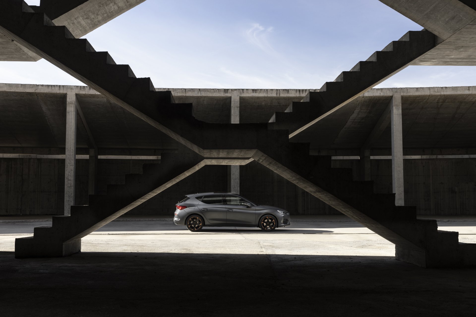 Download Vehicle Cupra León ETSI 8k Ultra HD Wallpaper