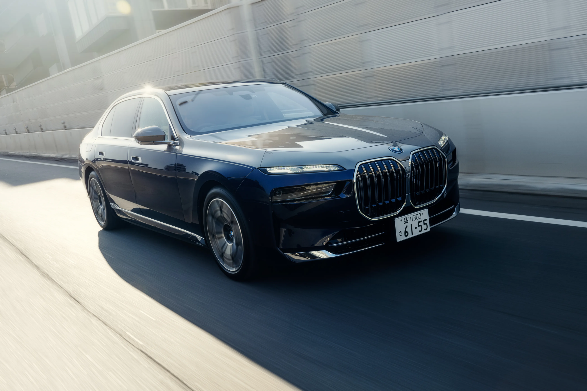 Download Vehicle BMW I7 XDrive60 4k Ultra HD Wallpaper