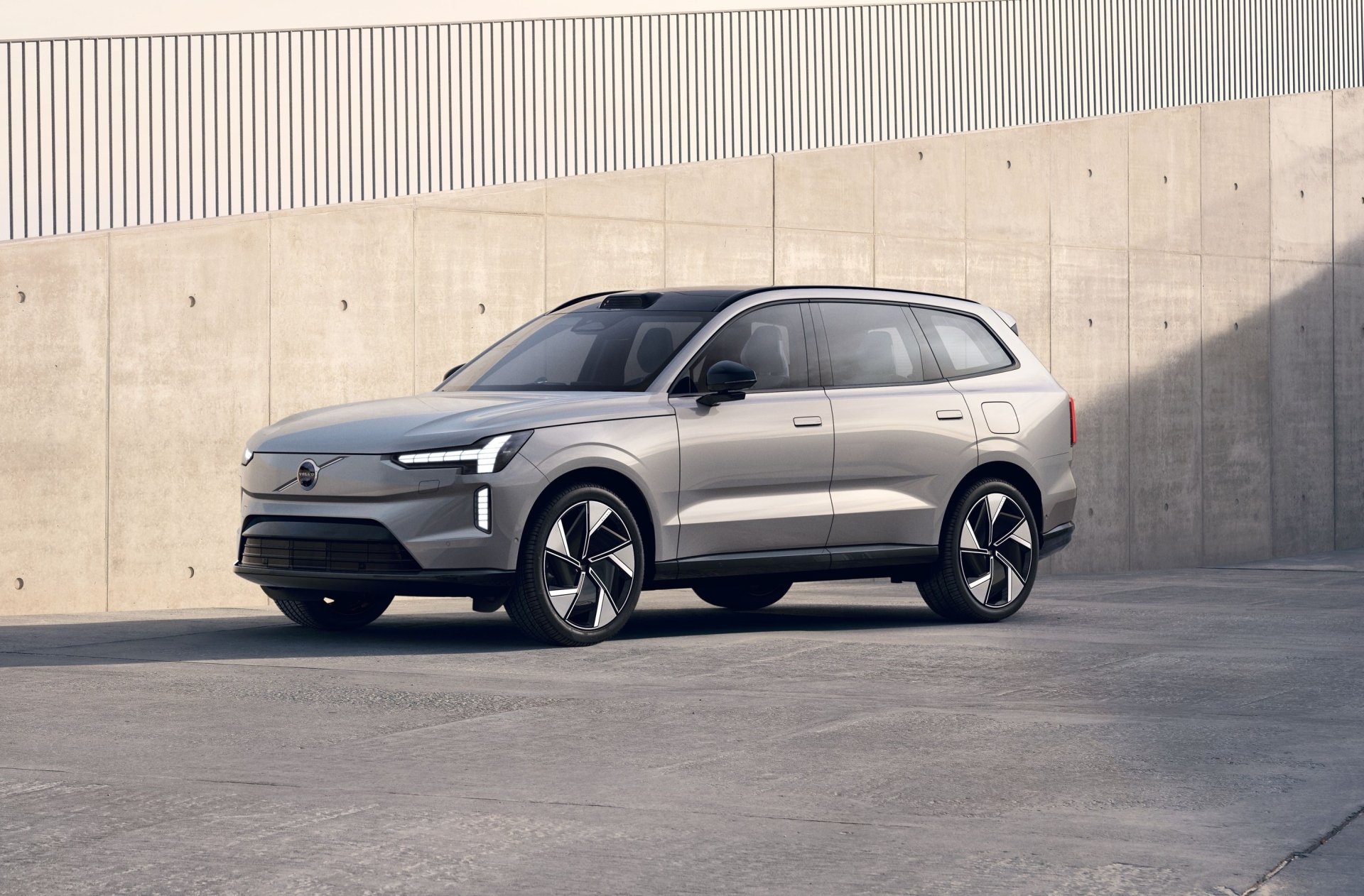 Download Vehicle Volvo EX90 HD Wallpaper