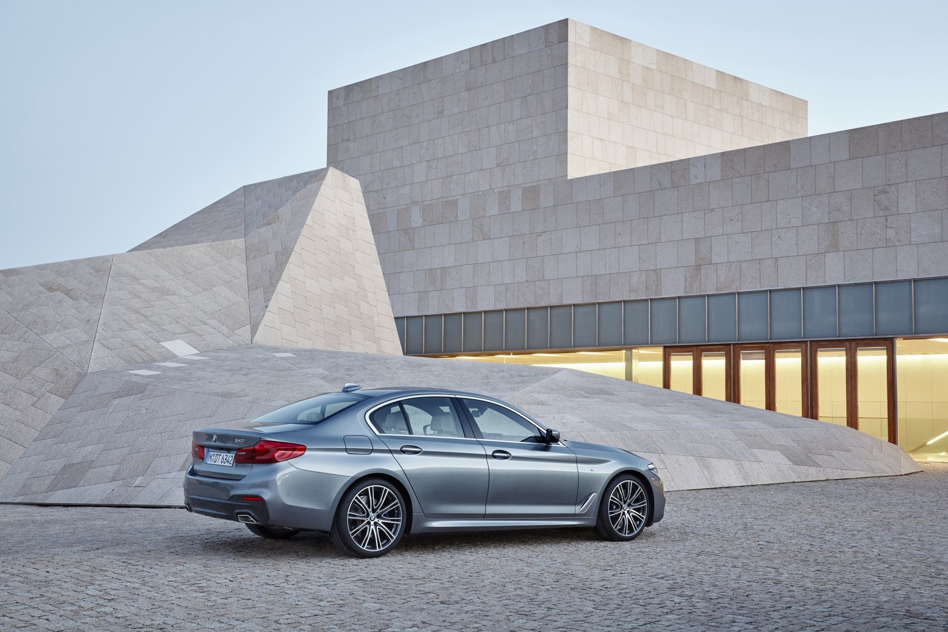 Download Vehicle BMW 5 Series 4k Ultra HD Wallpaper