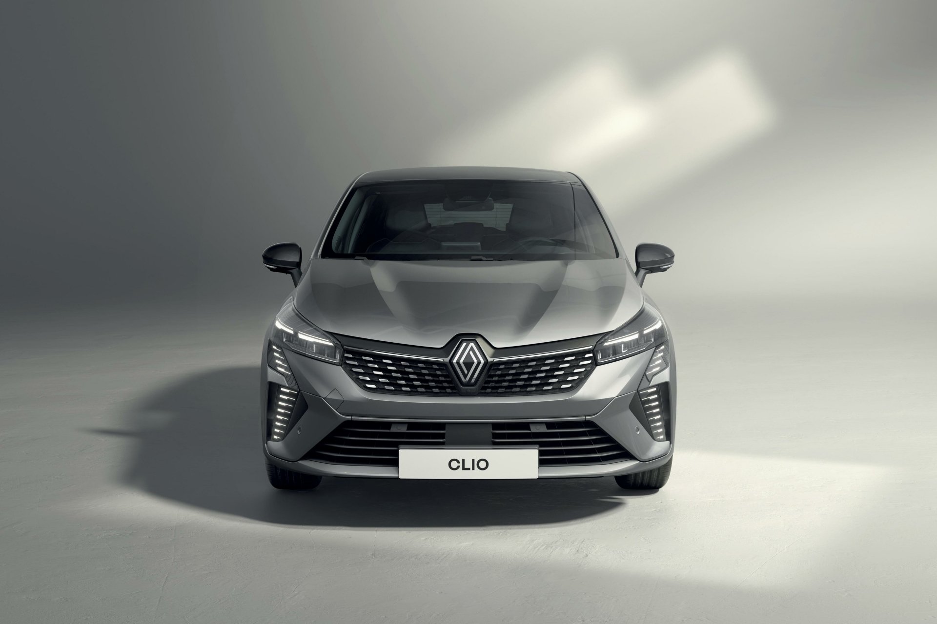 Download Vehicle Renault Clio 4k Ultra HD Wallpaper
