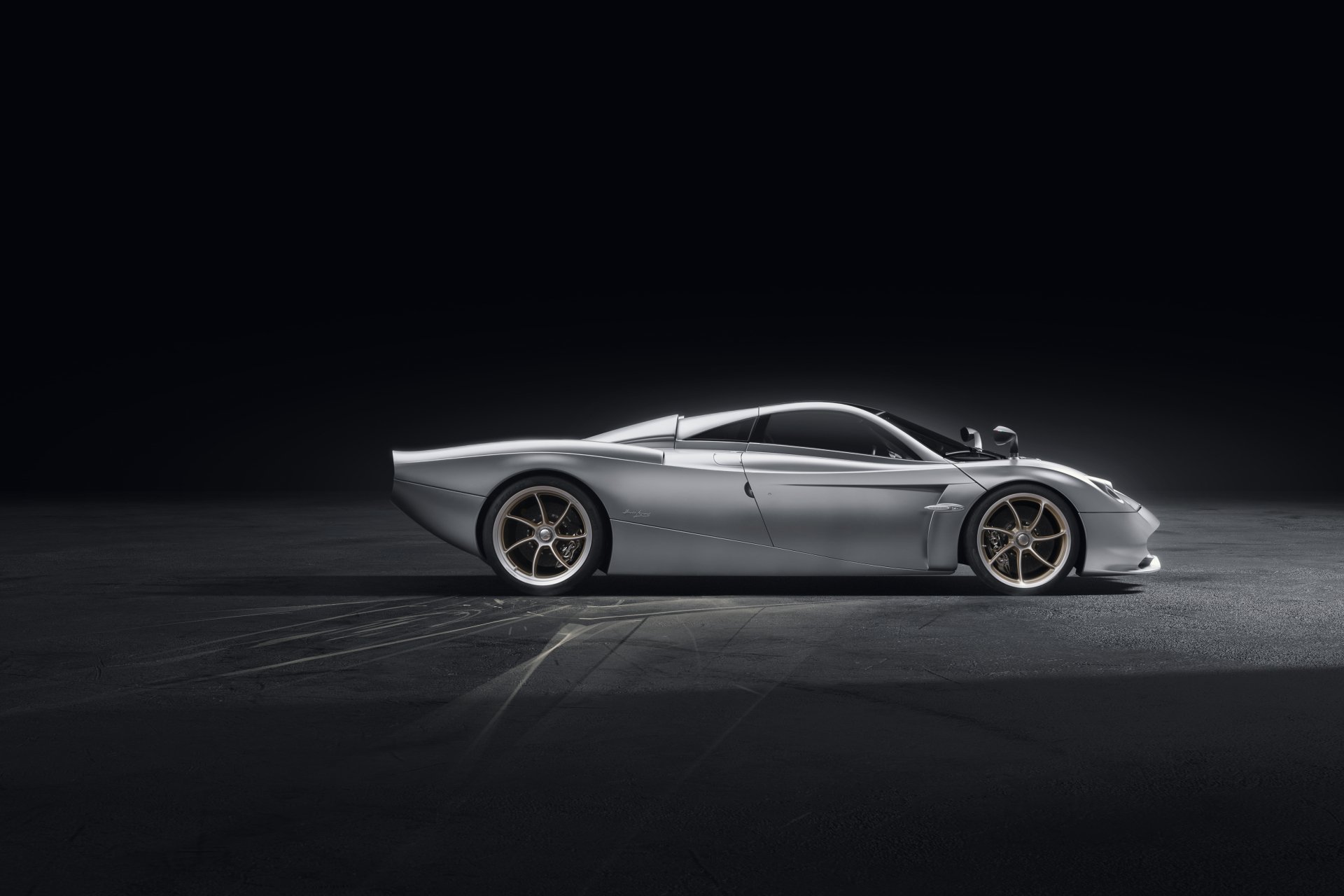 Download Vehicle Pagani Huayra 4k Ultra HD Wallpaper