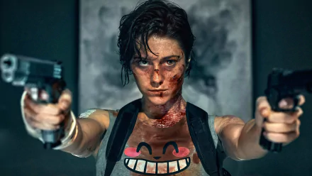 4K Ultra HD PC desktop wallpaper: intense still from the movie Kate - bloodied woman aiming two pistols with a fierce, determined stare.