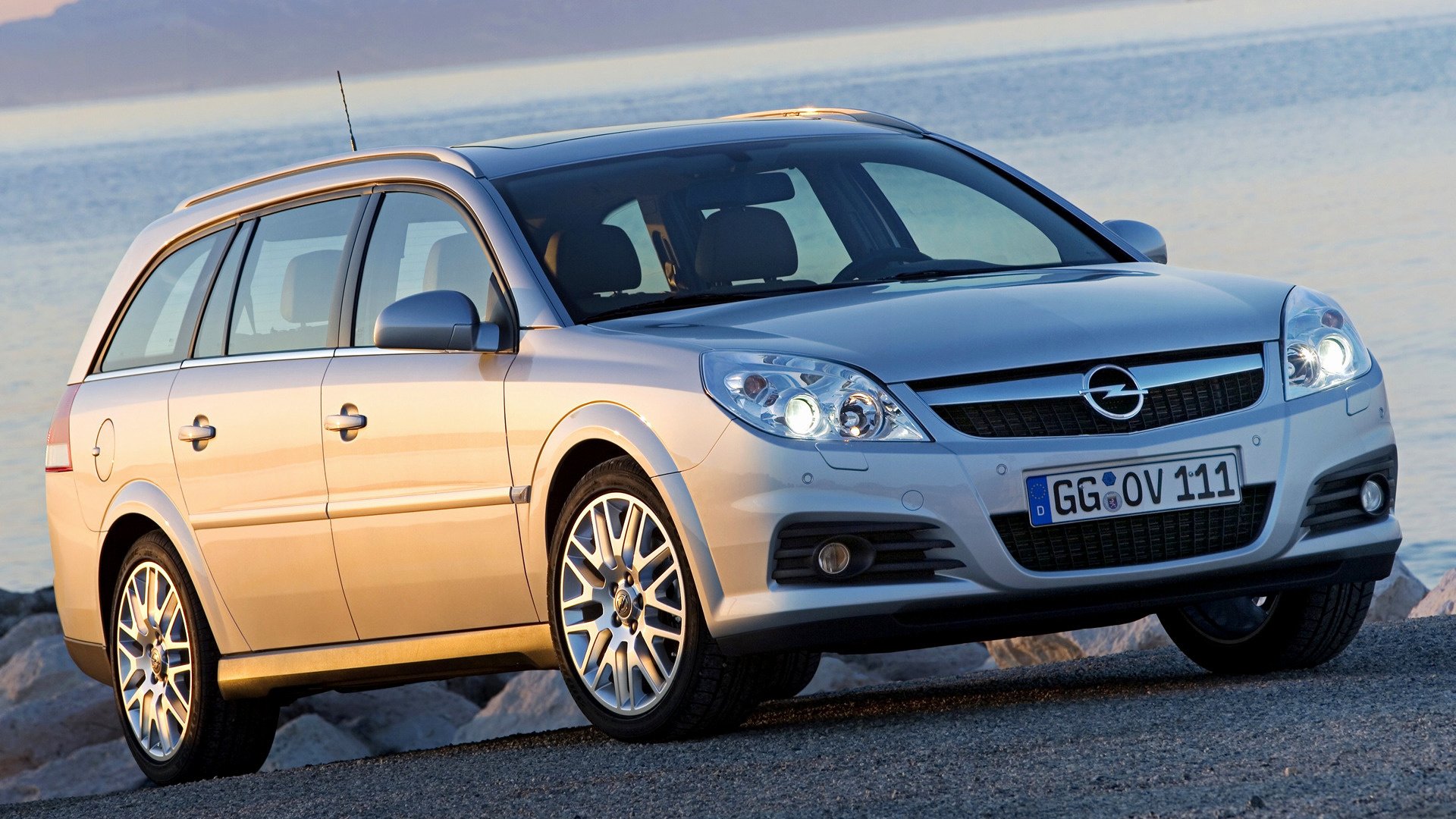 Download Station Wagon Vehicle Opel Vectra Caravan HD Wallpaper