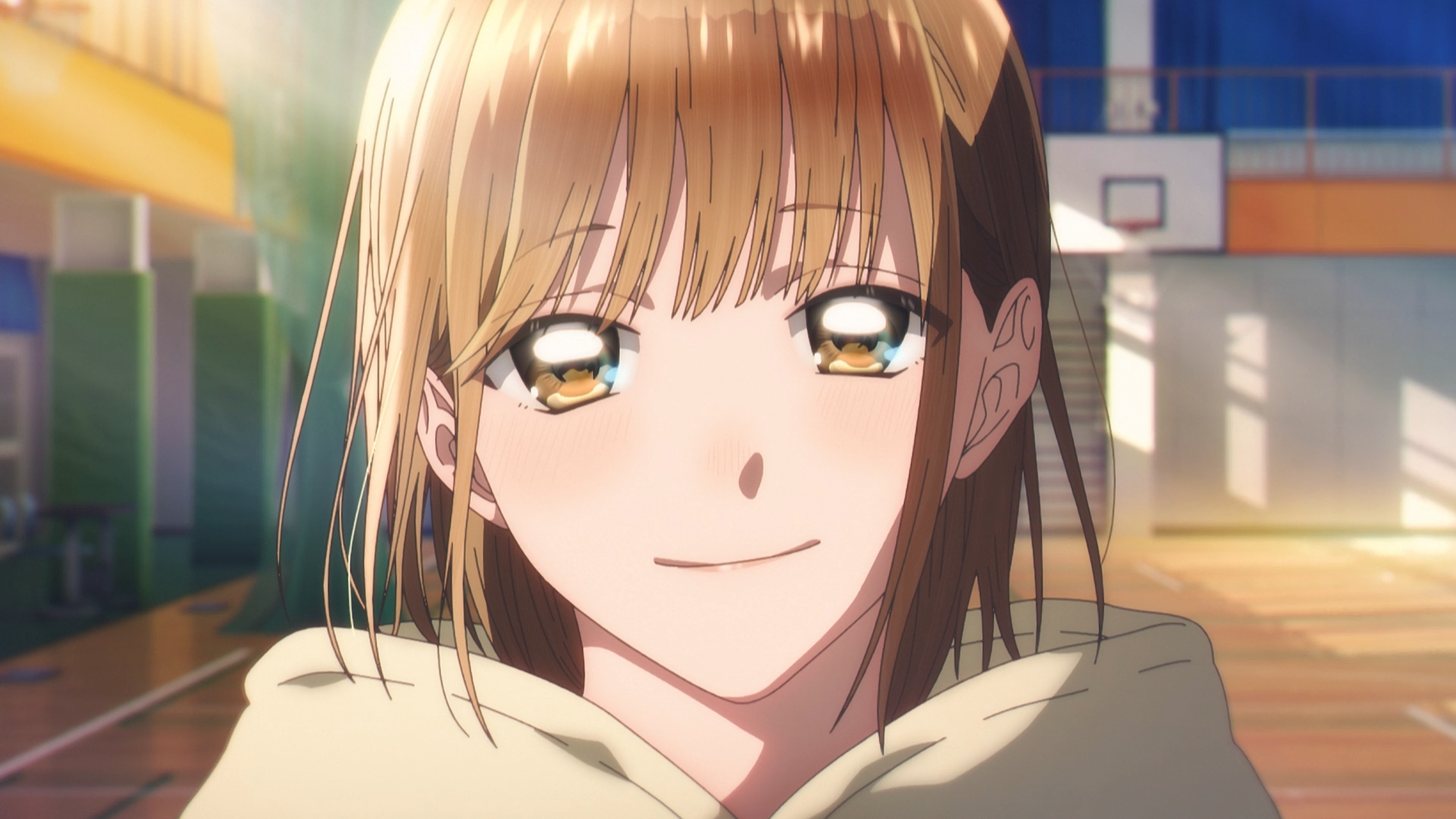 Anime HD desktop wallpaper featuring Chinatsu Kano from Blue Box, smiling warmly in a sunlit indoor basketball court.