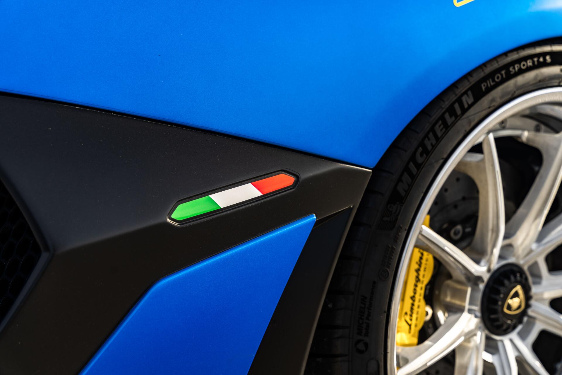 Download Car Lamborghini Lamborghini Aventador SVJ 8k Ultra HD Wallpaper