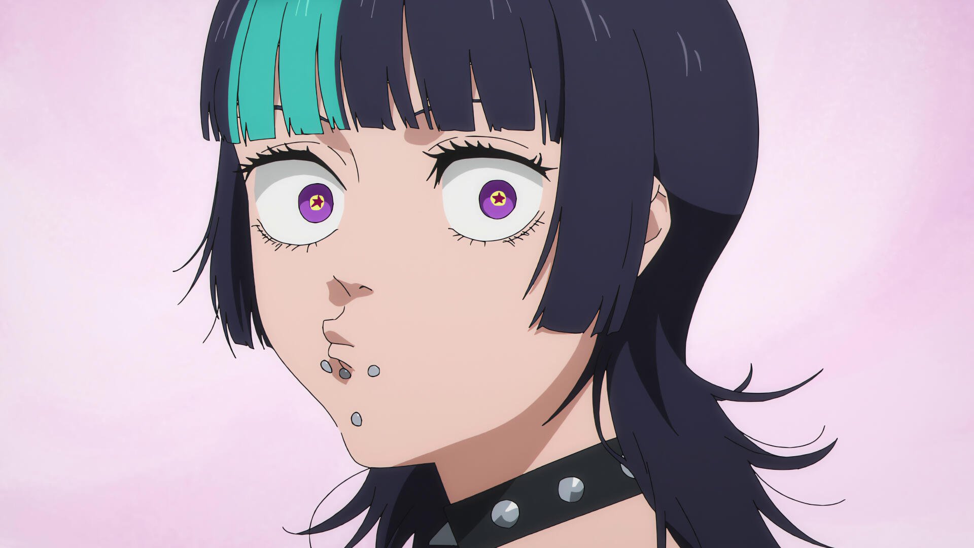 Kirara Hoshi (Jujutsu Kaisen) close-up anime portrait: mint-streaked bangs, purple eyes, lip piercings, studded choker on soft pink background — 4K Ultra HD PC desktop wallpaper