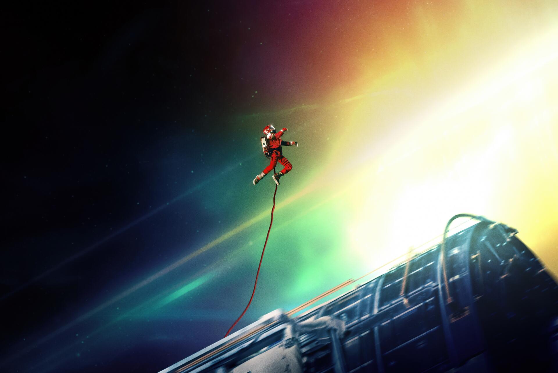 5K Ultra HD desktop wallpaper: astronaut from the movie Project Hail Mary tethered to a spacecraft against a vibrant aurora-like cosmic backdrop.