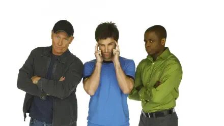 HD PC desktop wallpaper for the TV show Psych: three male characters stand against a white background, the center man pressing his temples while the others cross their arms.