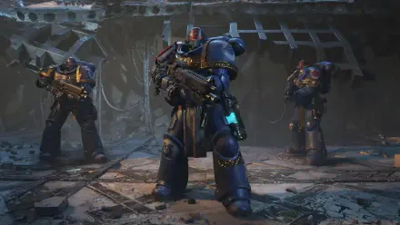 4K Ultra HD PC desktop wallpaper: Warhammer video game scene of a blue-armored Space Marine wielding a bolter, flanked by two comrades in a ruined sci-fi battlefield.