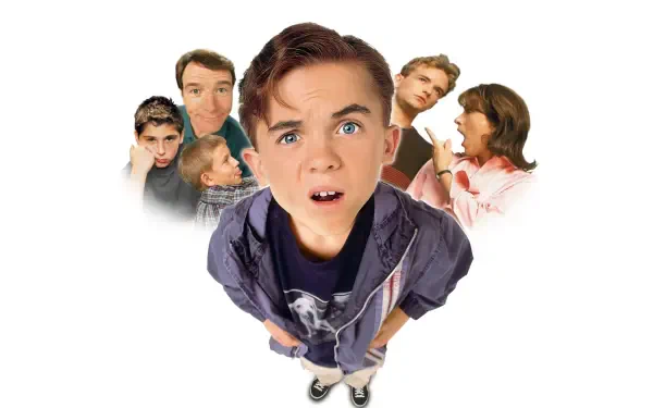 Malcolm in the Middle 4K Ultra HD PC desktop wallpaper: young boy looks up at the camera in a fisheye view, with family members blurred behind him on a white background.