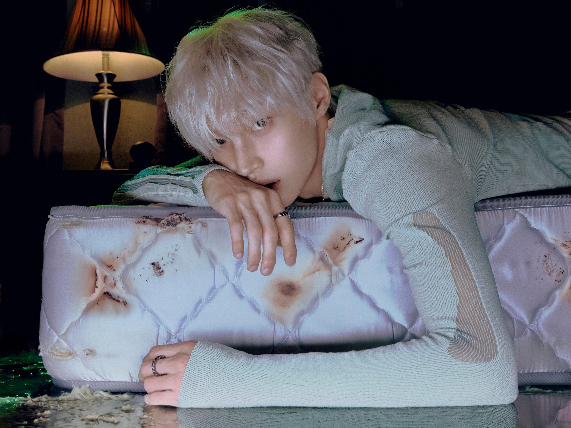 RIIZE Insomnia: 4K Wallpaper of Silver-Haired Dreams | 4000x3000 ...