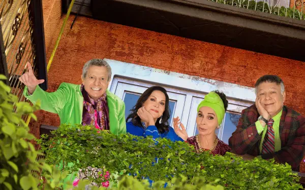 Vecinos 4K Ultra HD PC desktop wallpaper: four colorful neighbors leaning from a balcony over lush green foliage, smiling and dressed in bright, playful outfits in a warm street-side scene.