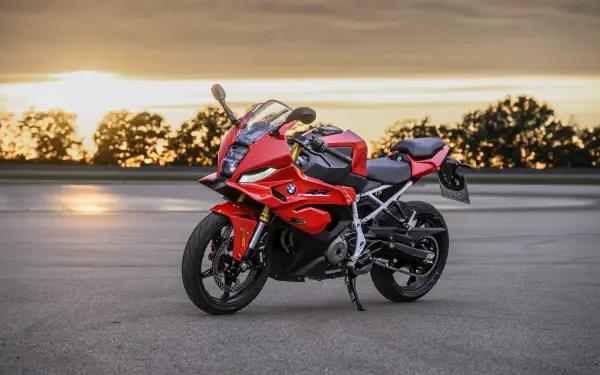 BMW F 450 RR sportbike by BMW Motorrad on a sunlit road, 8K Ultra HD desktop wallpaper.