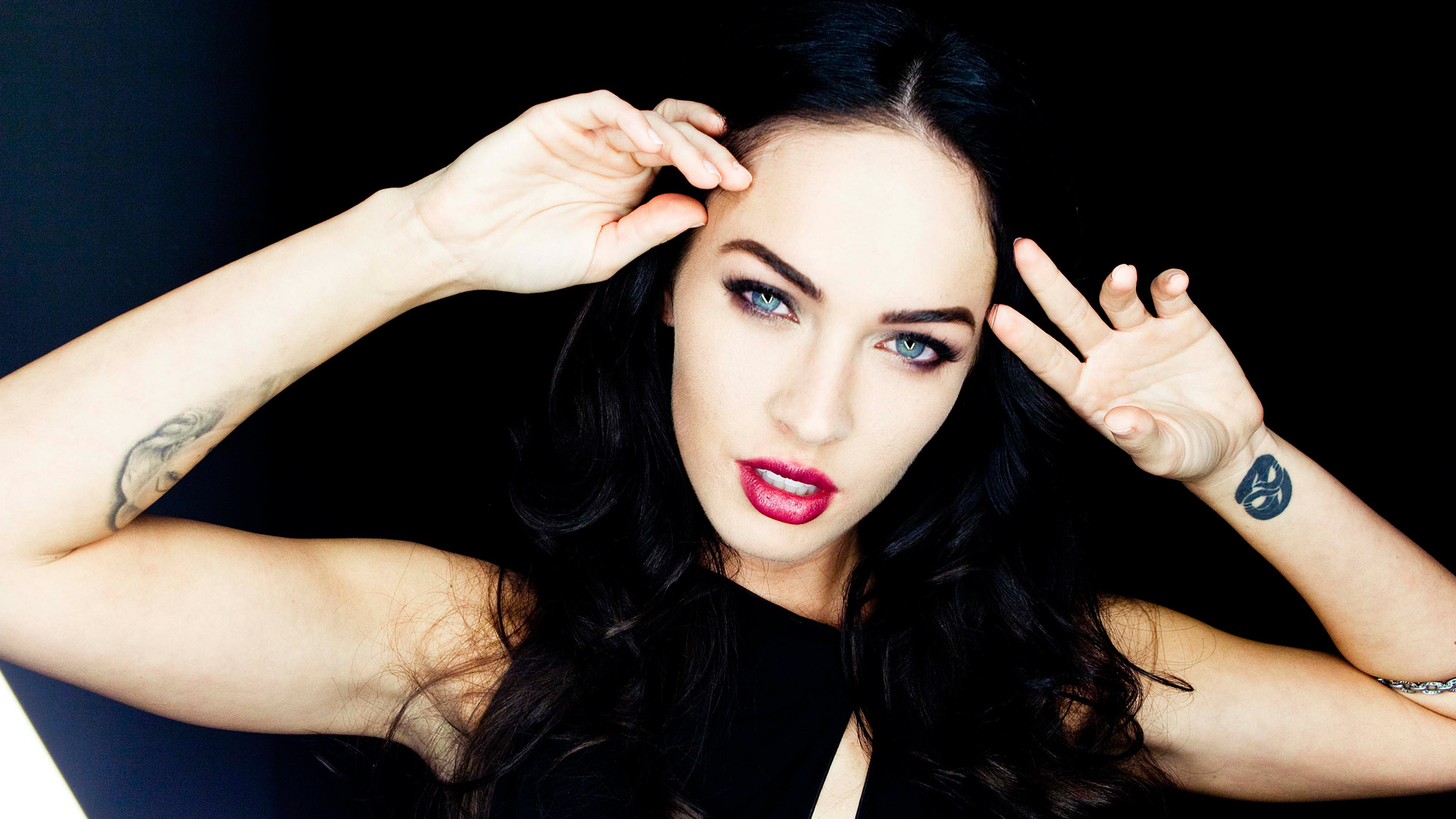 Download Celebrity Megan Fox HD Wallpaper