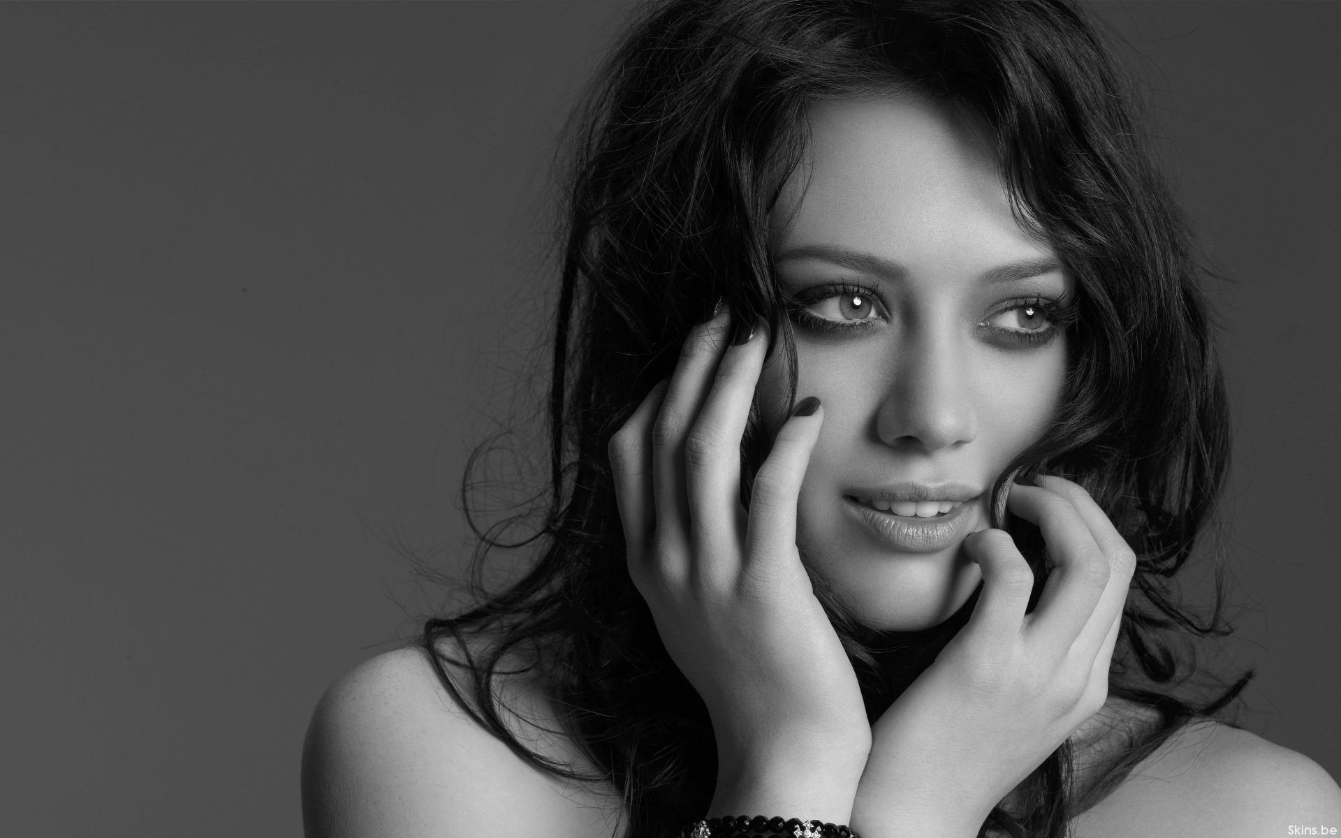 Monochrome Starlet — HD Celebrity Wallpaper