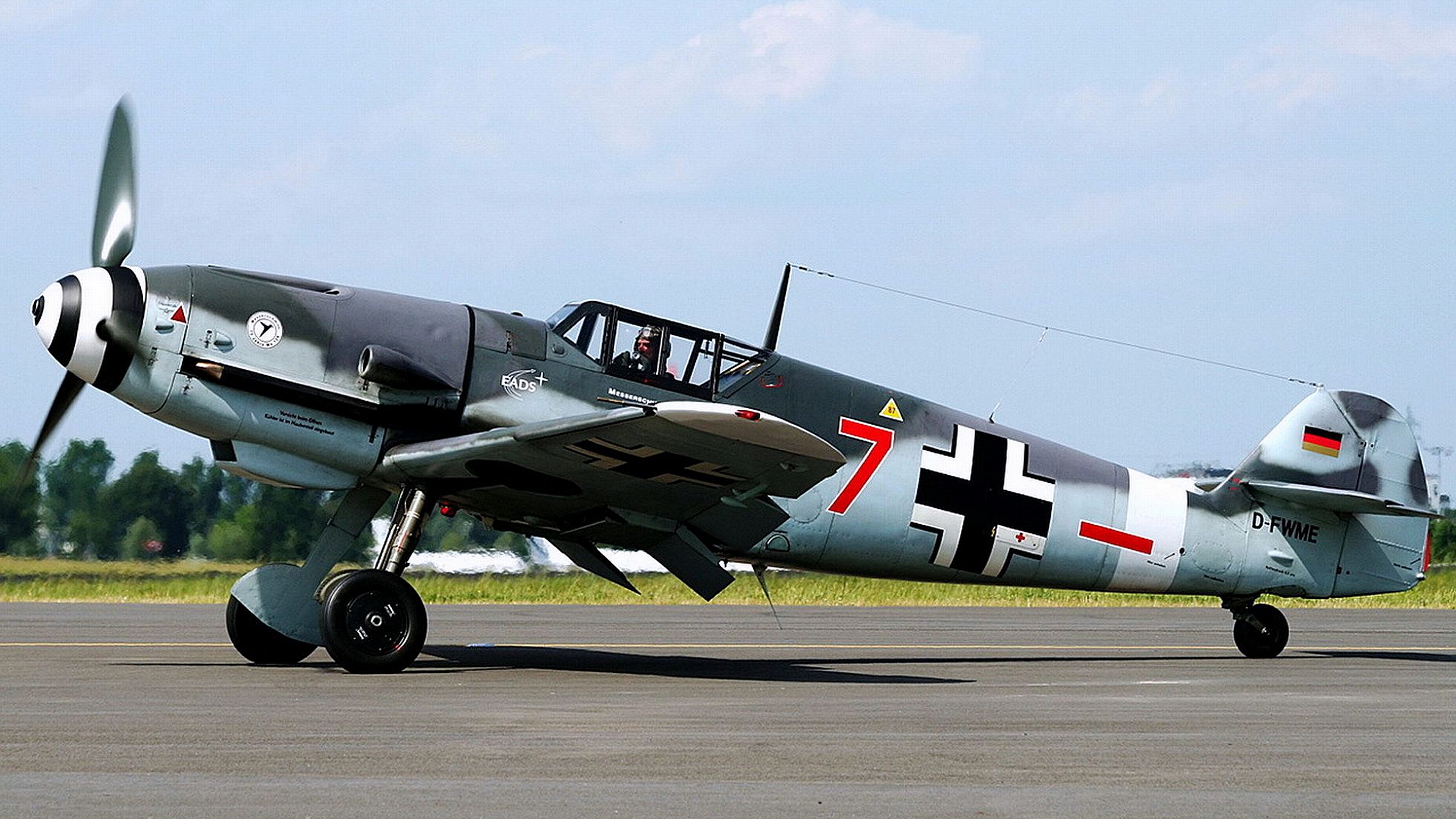 Military Messerschmitt Bf 109 HD Wallpaper | Background Image