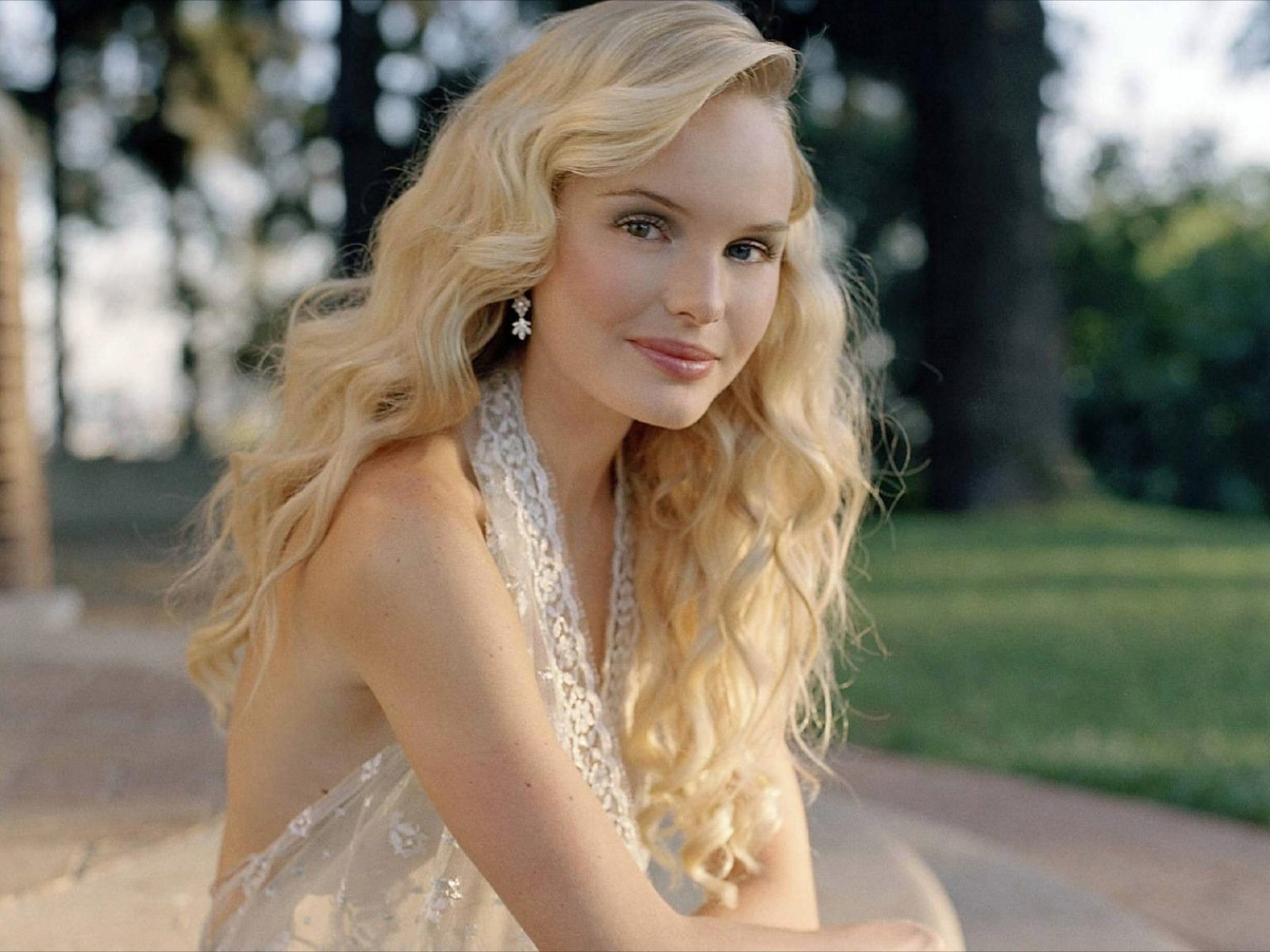 Download Celebrity Kate Bosworth Wallpaper