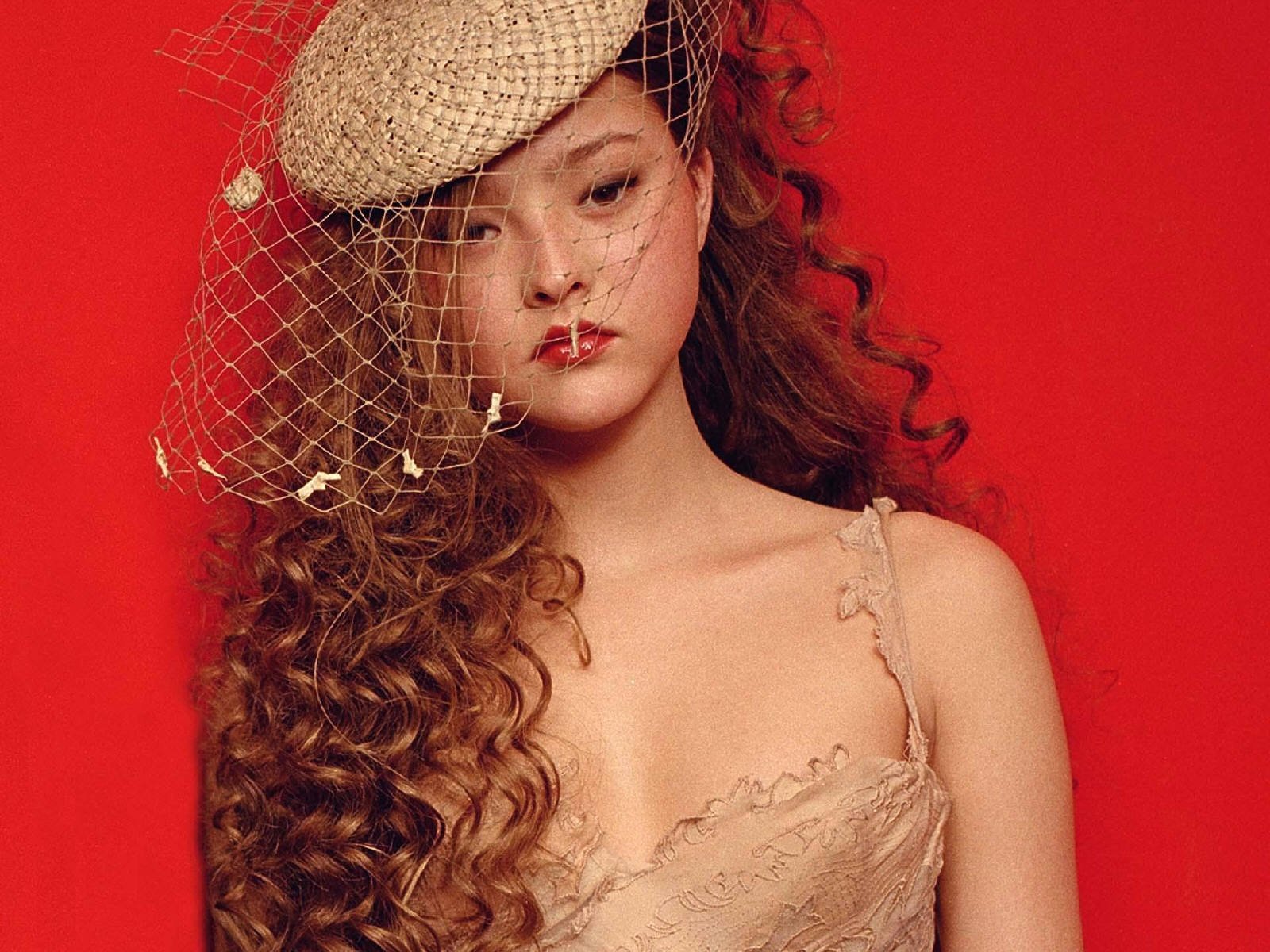 Download Woman Devon Aoki Wallpaper