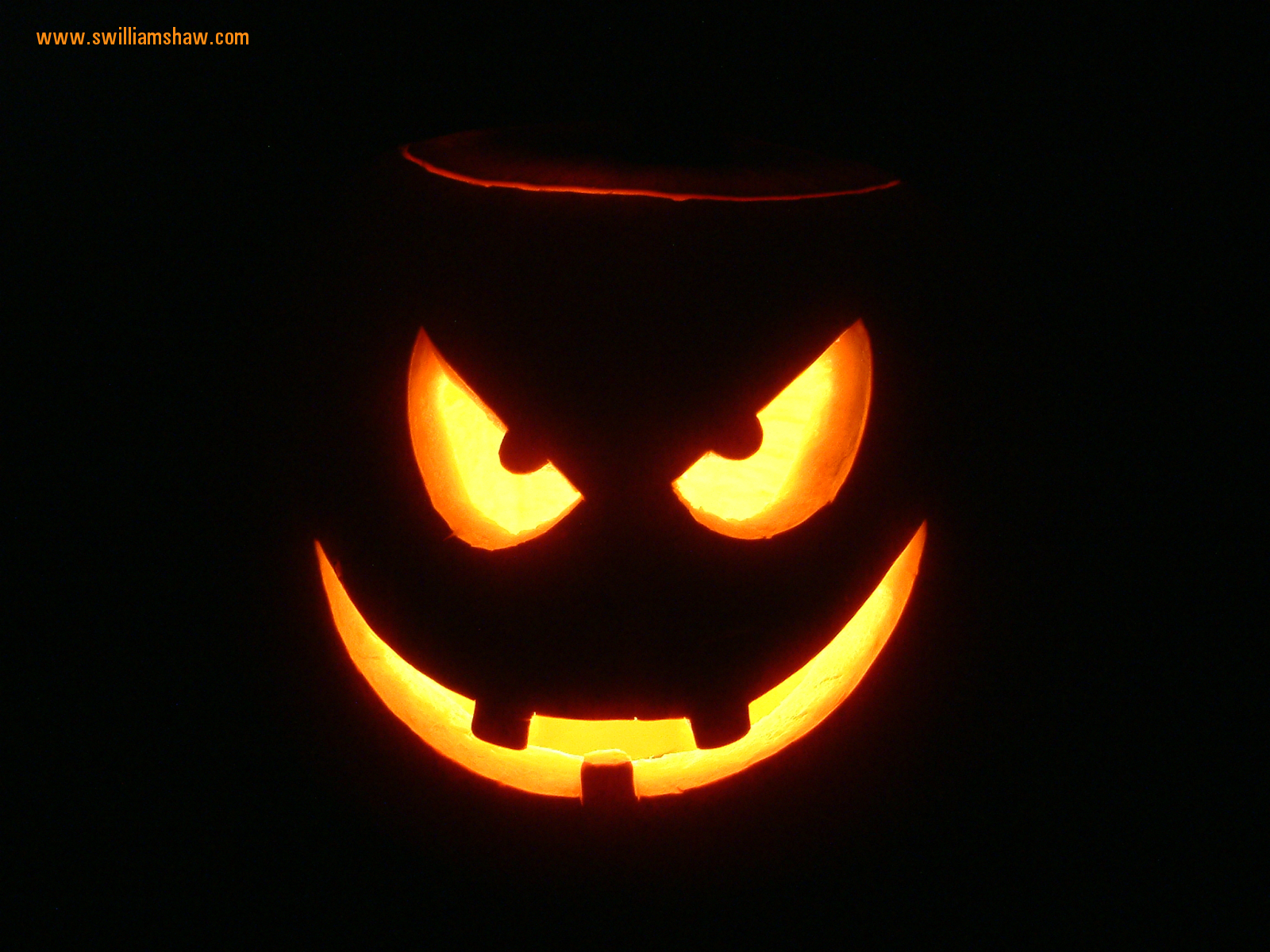 Smiling pumpkin with a mischievous expression