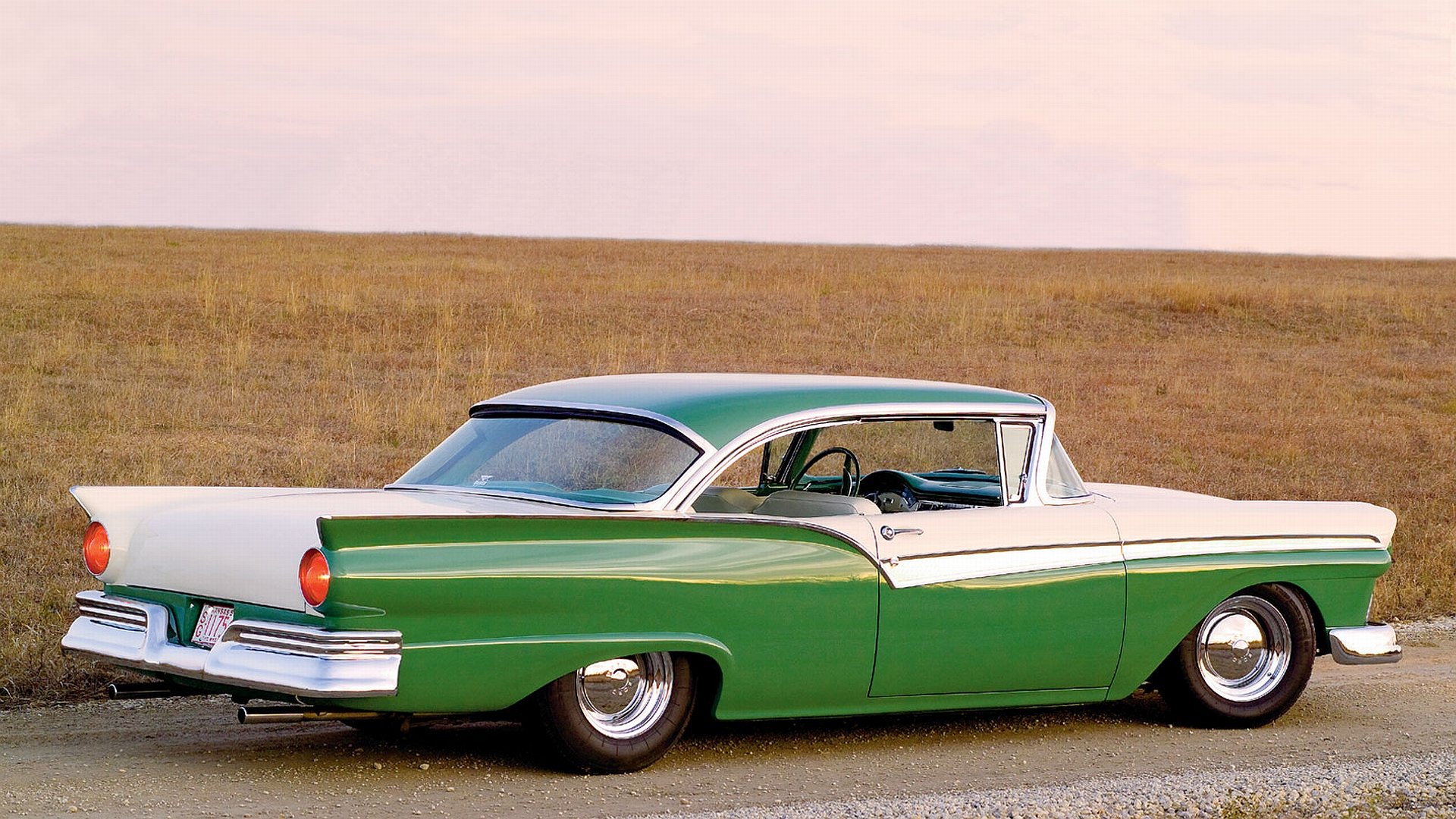 Download Vehicle Ford HD Wallpaper