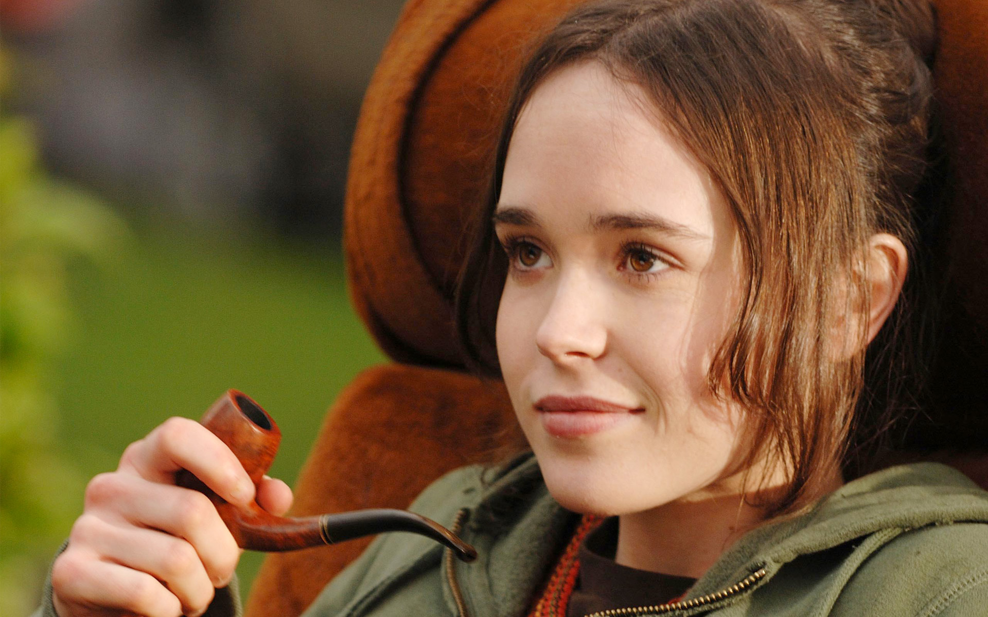 Celebrity Ellen Page Hd Wallpaper