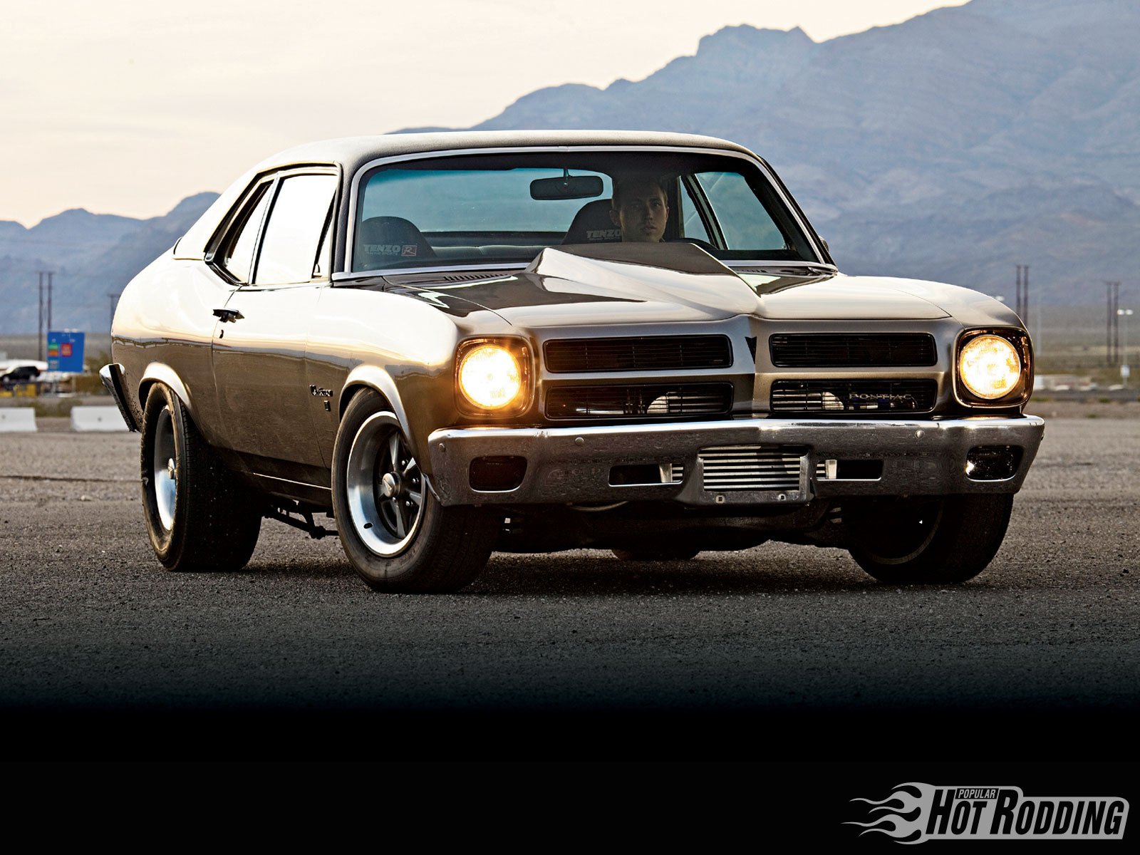 Download Vehicle Pontiac Wallpaper