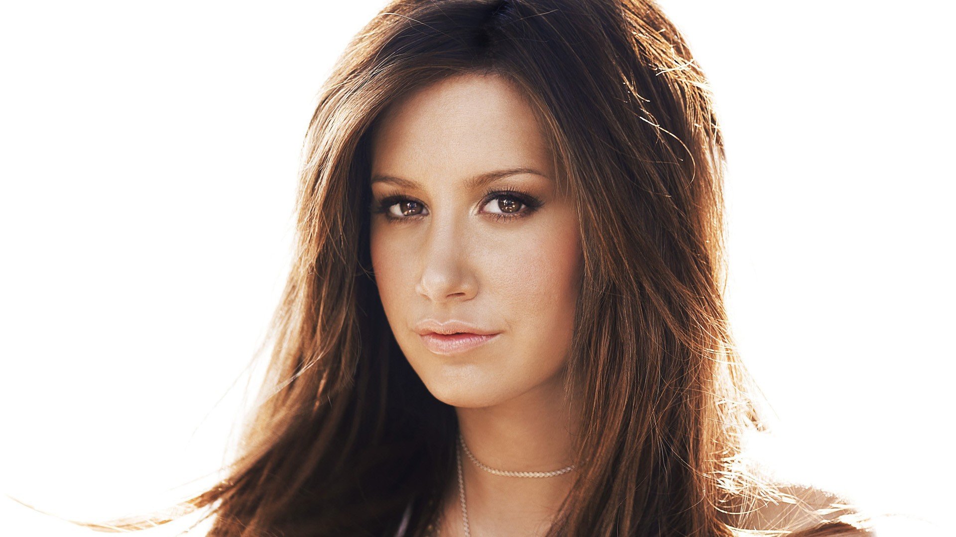 Celebrity Ashley Tisdale HD Wallpaper