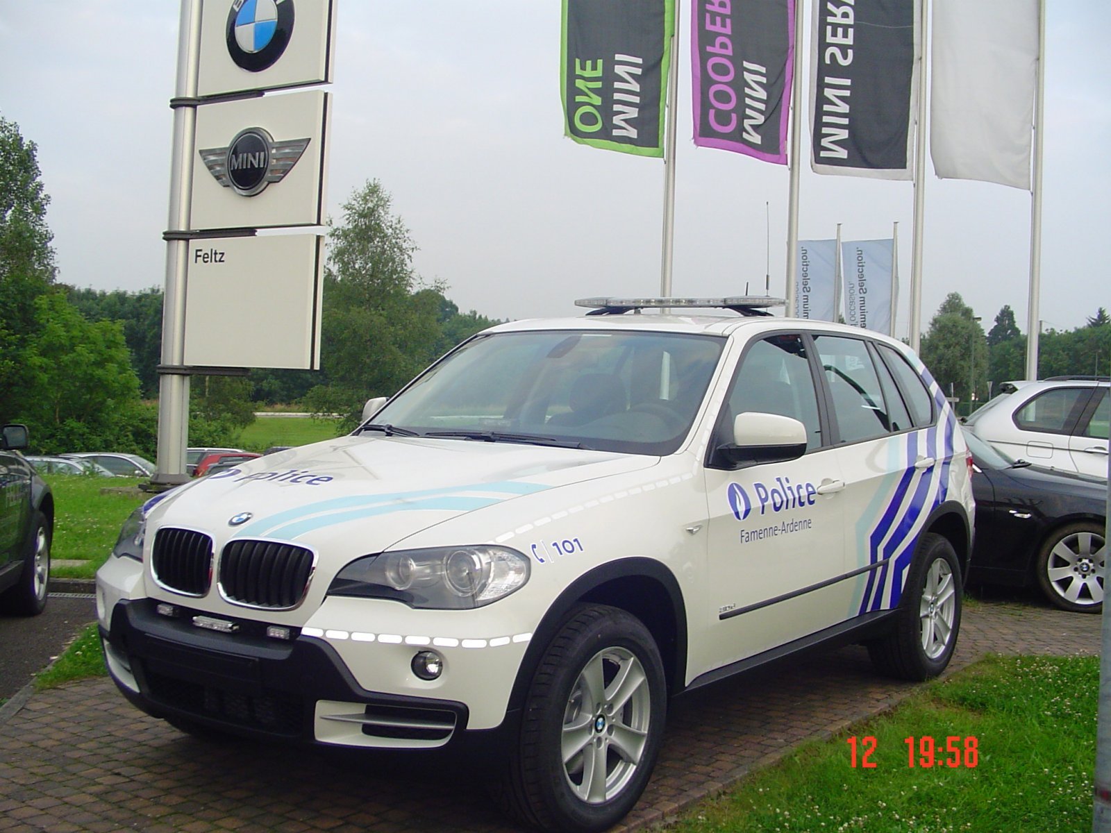 Download Vehicle Police Wallpaper