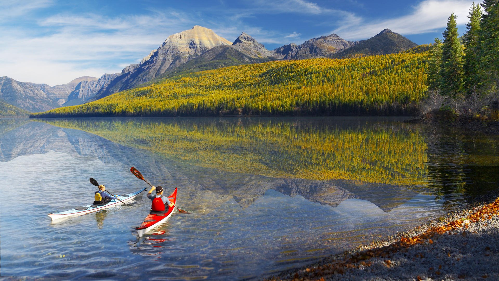 Nếu bạn là người yêu mạo hiểm và thích khám phá thiên nhiên, hãy xem hình nền Kayak HD Wallpaper để cảm nhận niềm hứng khởi với những chuyến đưa thuyền trên những dòng nước đầy thử thách.