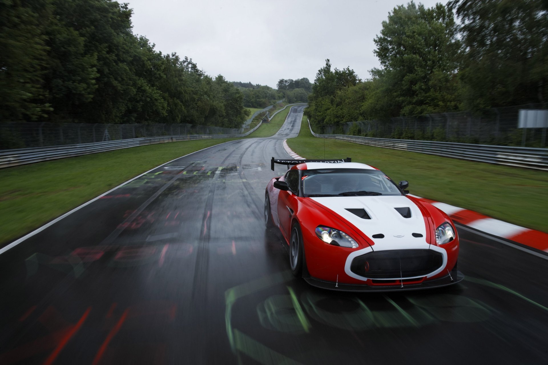 Download Vehicle Aston Martin V12 Zagato HD Wallpaper