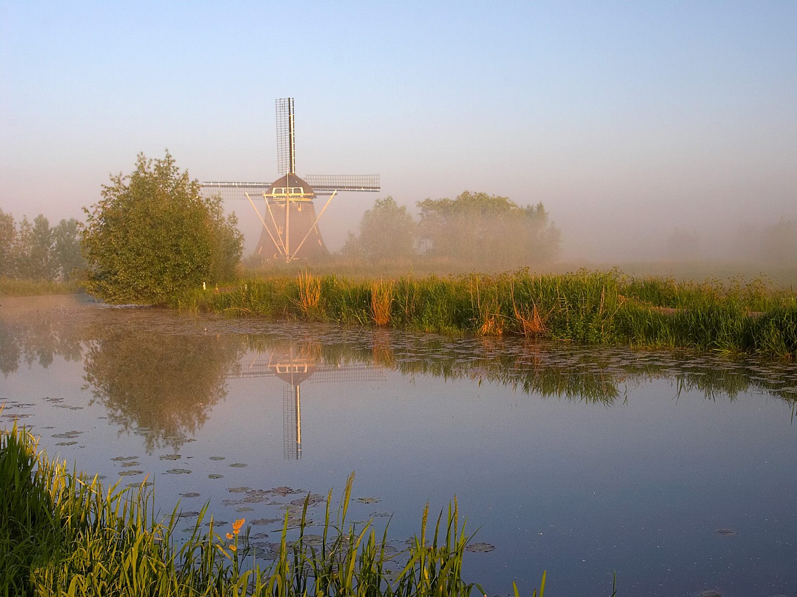 Man Made Windmill HD Wallpaper | Background Image