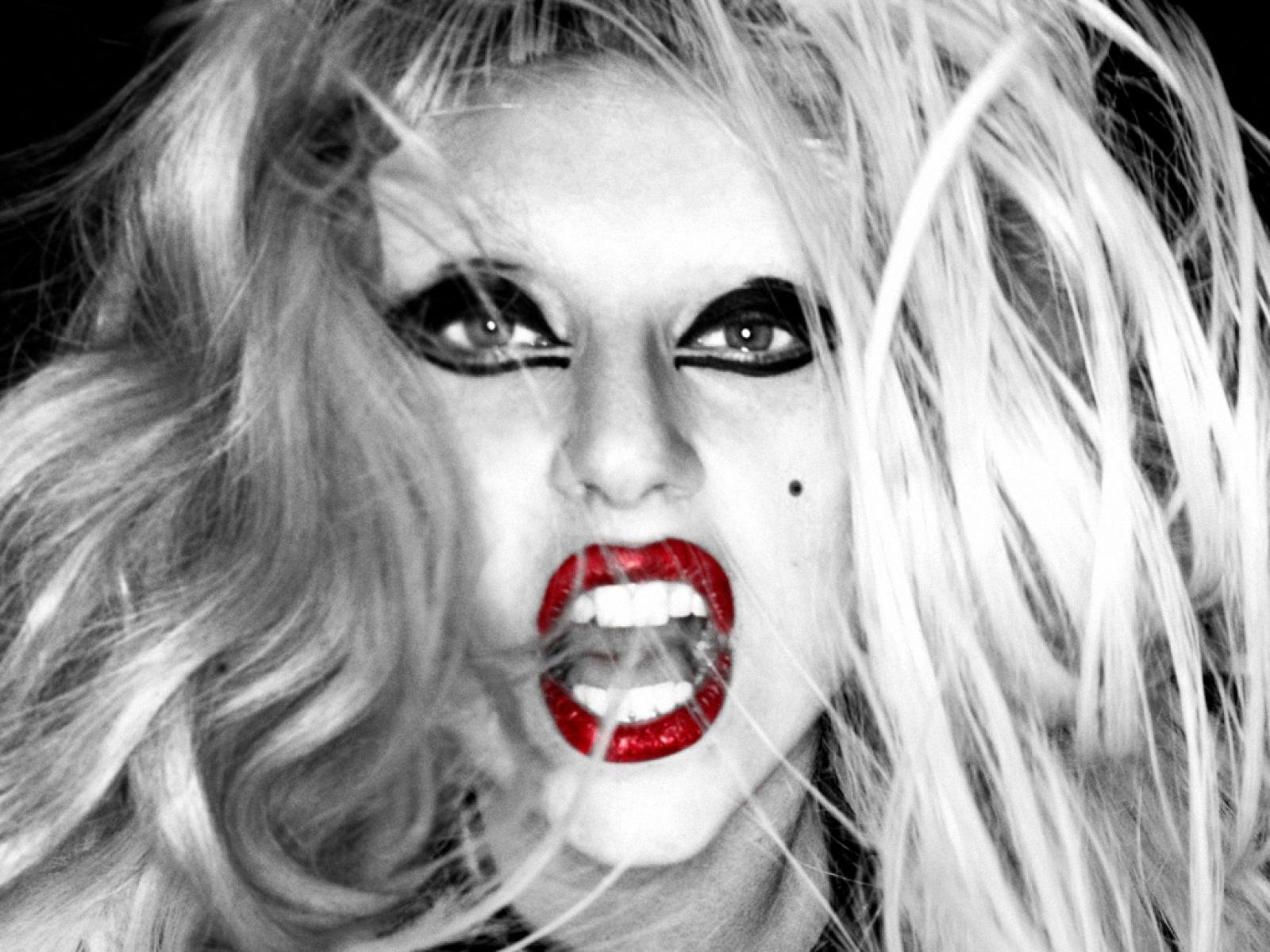 Песни bloody mary lady gaga. Леди Гага город грехов 2. Lady Gaga "born this way". Леди Гага альбомы.