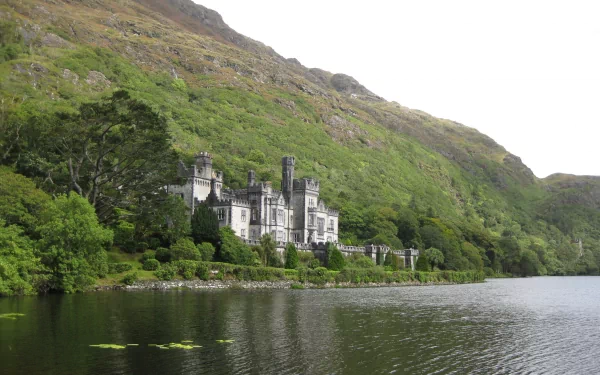  Kylemore Abbey, County Galway, Ireland