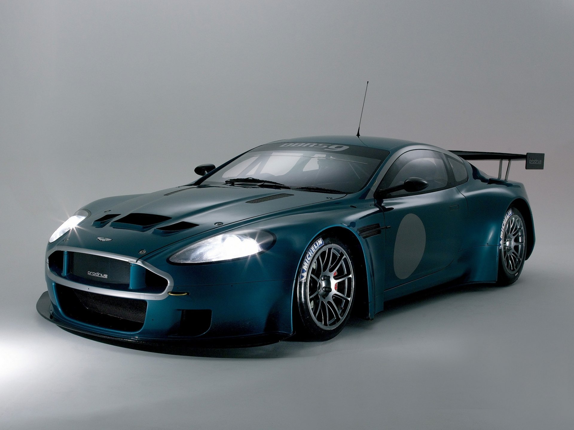 Aston Martin dbr9