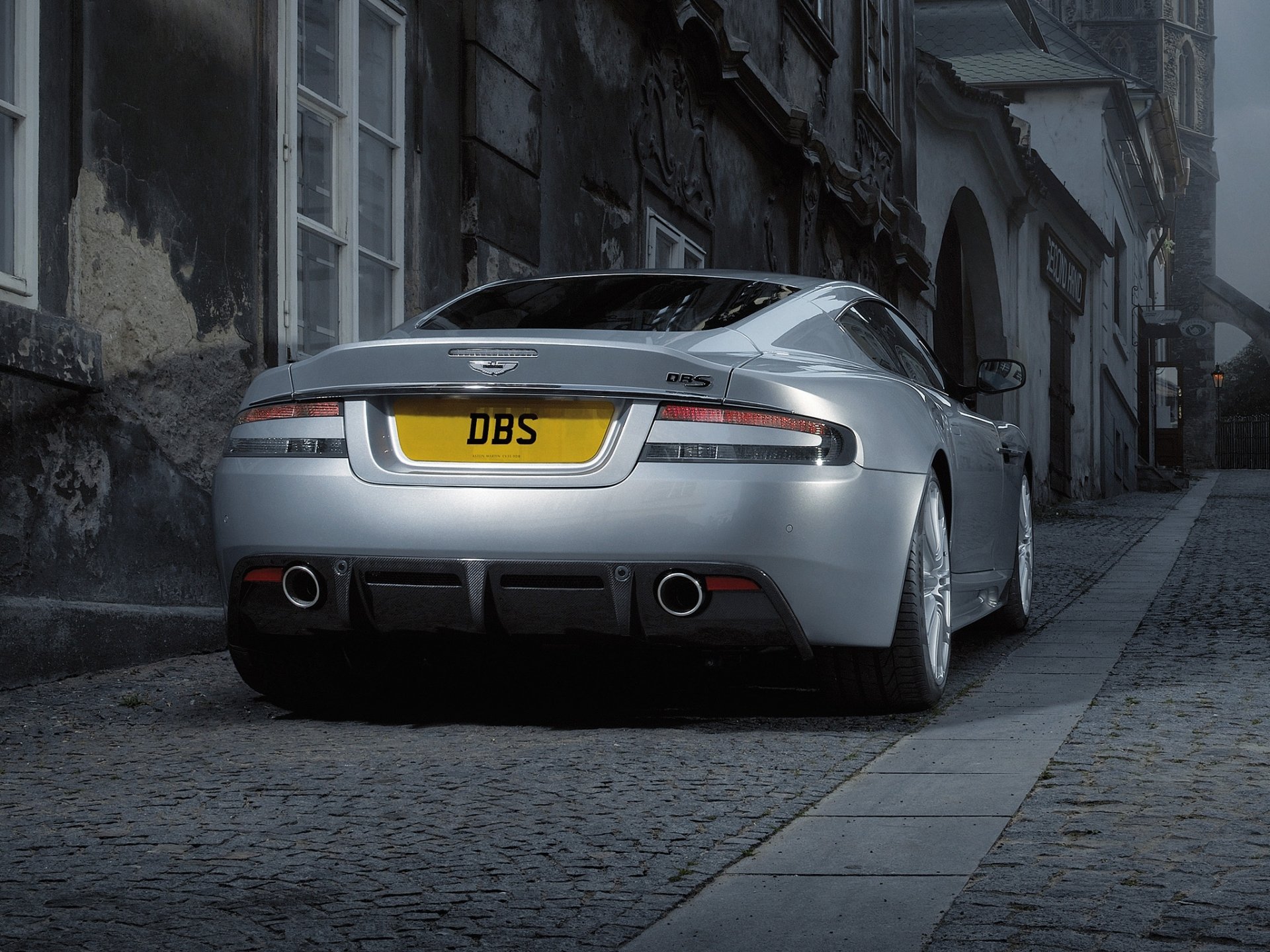 Download Vehicle Aston Martin DBS HD Wallpaper