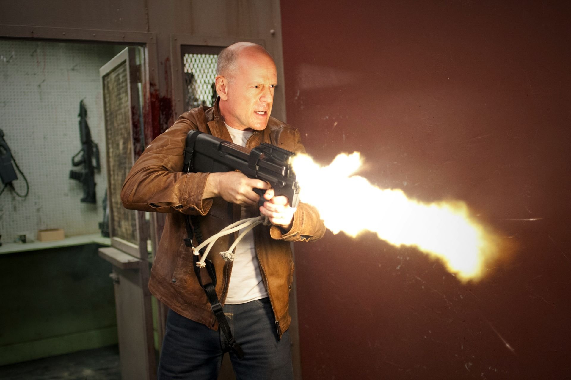 Download Bruce Willis Movie Looper HD Wallpaper