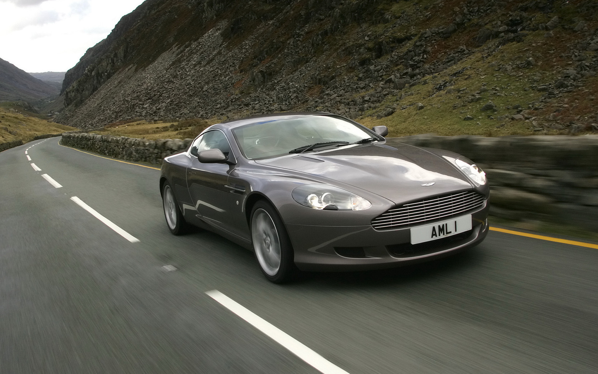 Vehicles Aston Martin Vanquish HD Wallpaper | Background Image