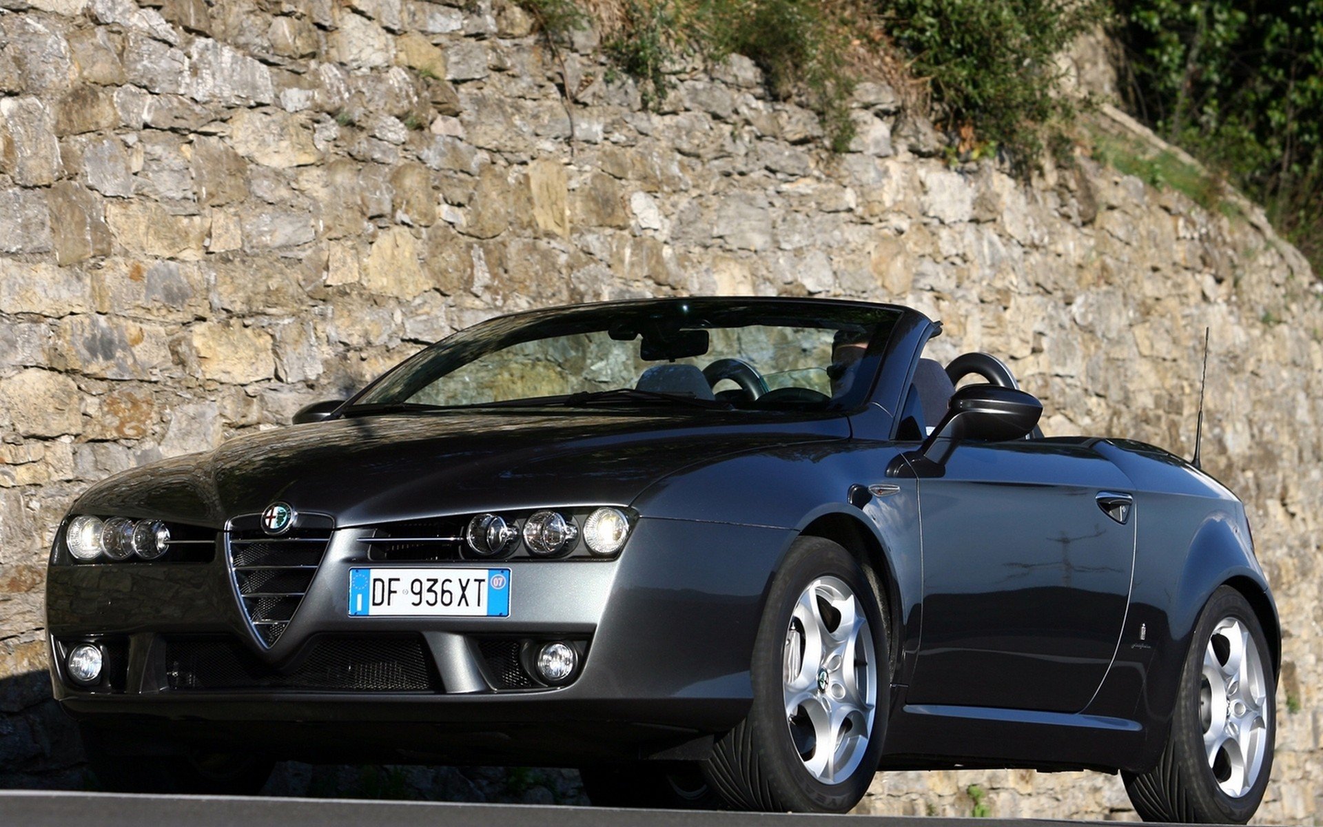 Download Vehicle Alfa Romeo Spider HD Wallpaper