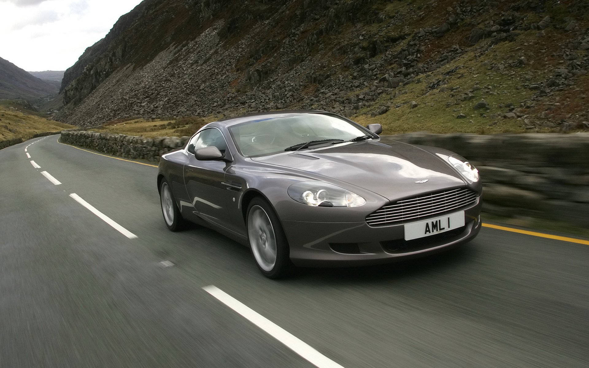 Download Vehicle Aston Martin Vanquish HD Wallpaper