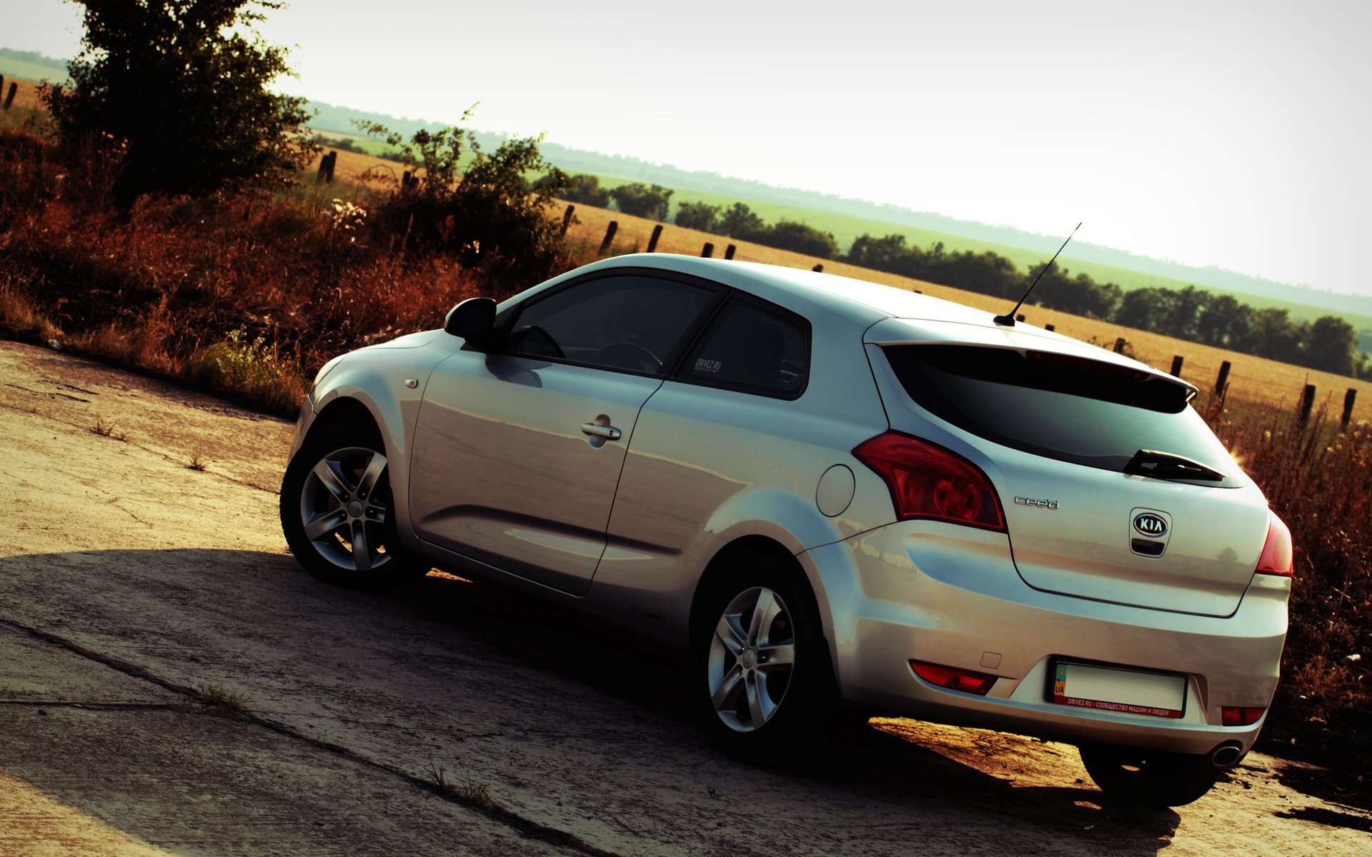 Download Vehicle Kia HD Wallpaper