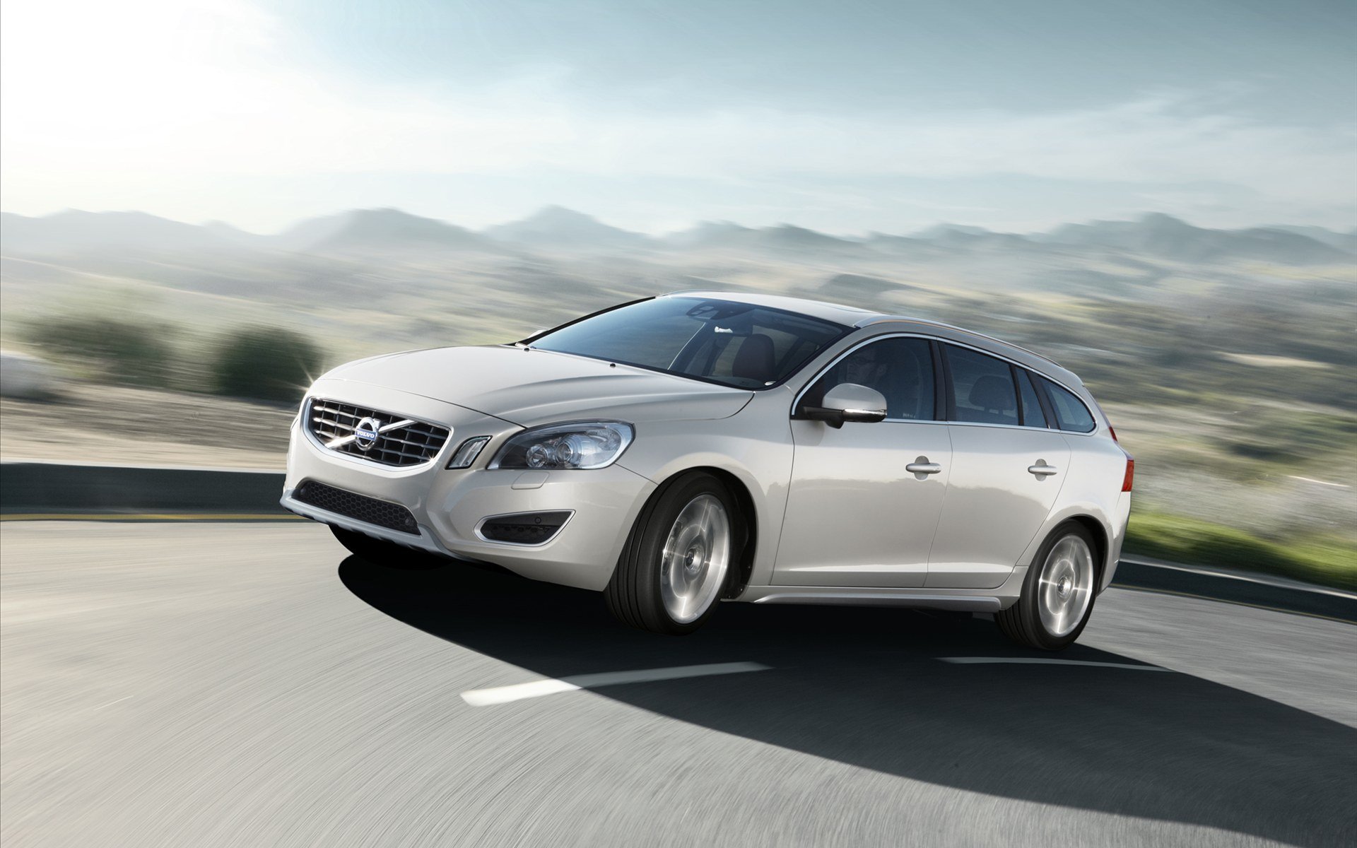 Download Vehicle Volvo HD Wallpaper