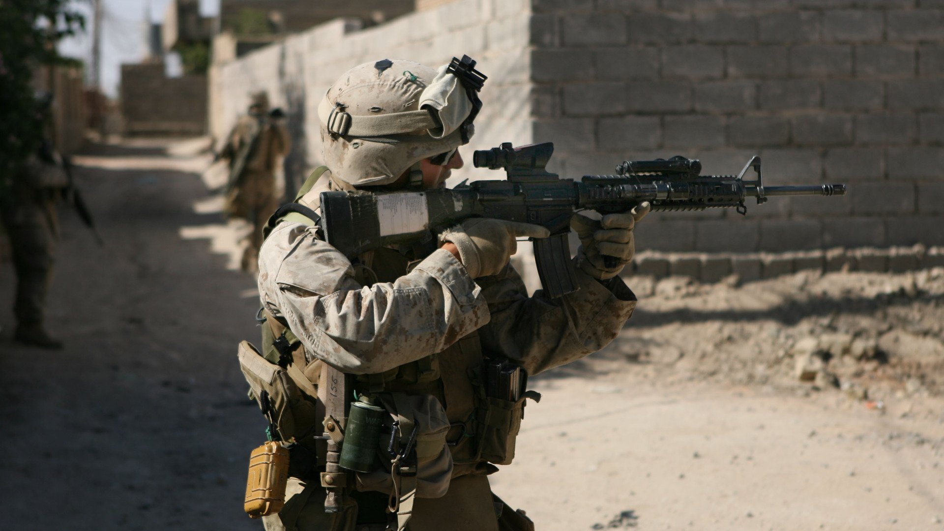 Urban Sentinel: HD Soldier Wallpaper | 1920x1080 | Wallpaper Abyss
